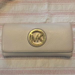White/cream Michael Kors wallet
